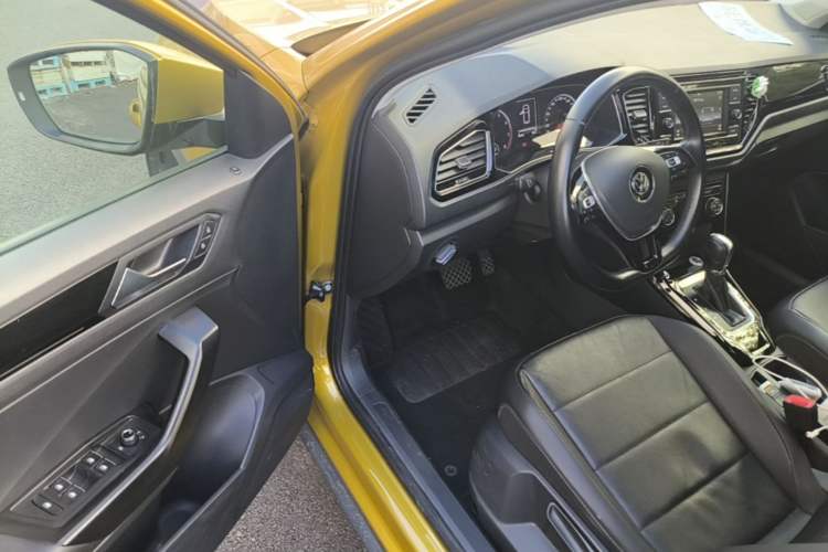 Used Volkswagen T-ROC 2018 280TSI DSG Two-Wheel-Drive Comfort Version China V Standard Driver Seat