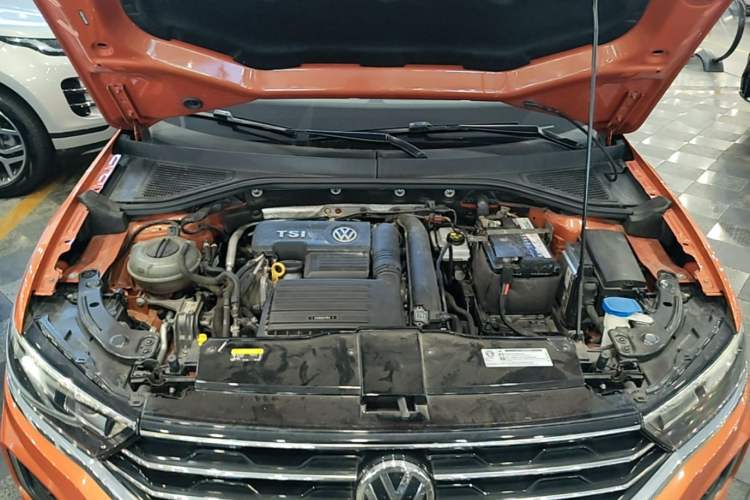 Used Volkswagen T-ROC 2018 280TSI DSG Two-Wheel-Drive Comfort Version China V Standard Engine Bay
