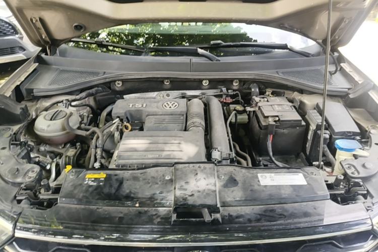 Used Volkswagen T-ROC 2018 280TSI DSG Two-Wheel-Drive Comfort Version China V Standard Engine Bay