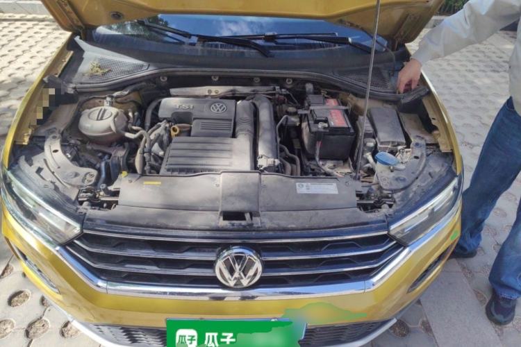 Used Volkswagen T-ROC 2018 280TSI DSG Two-Wheel Drive Comfort Version China VI Standard Engine Bay