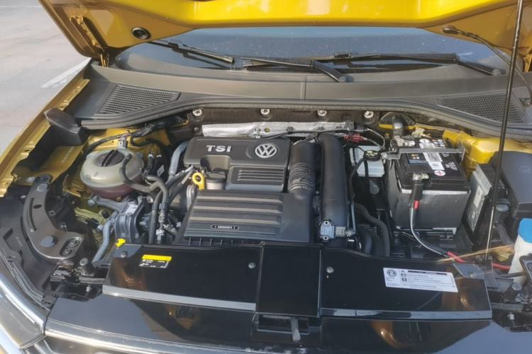 Used Volkswagen T-ROC 2018 280TSI DSG Two-Wheel-Drive Comfort Version China V Standard Engine Bay