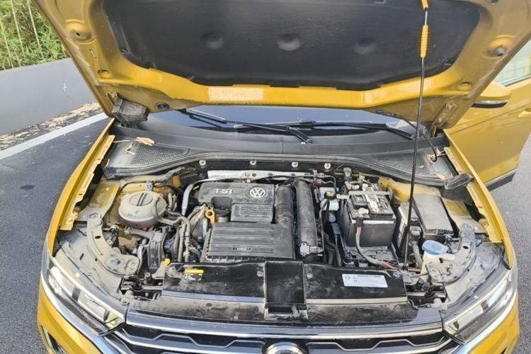 Used Volkswagen T-ROC 2018 280TSI DSG Two-Wheel-Drive Comfort Version China V Standard Engine Bay