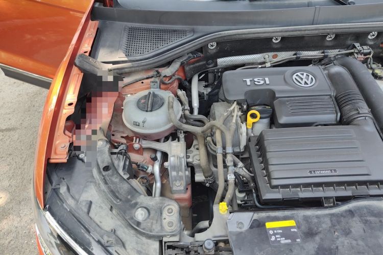 Used Volkswagen T-ROC 2018 230TSI DSG Two-Wheel Drive Advanced Version China V Standard Engine Bay Right