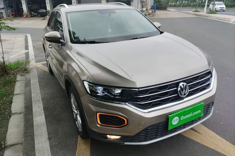 Used Volkswagen T-ROC 2018 230TSI DSG Two-Wheel Drive Advanced Version China V Standard Front Right 45 Deg