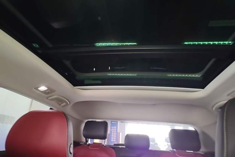 Used Volkswagen T-ROC 2018 230TSI DSG Two-Wheel Drive Advanced Version China V Standard Headliner
