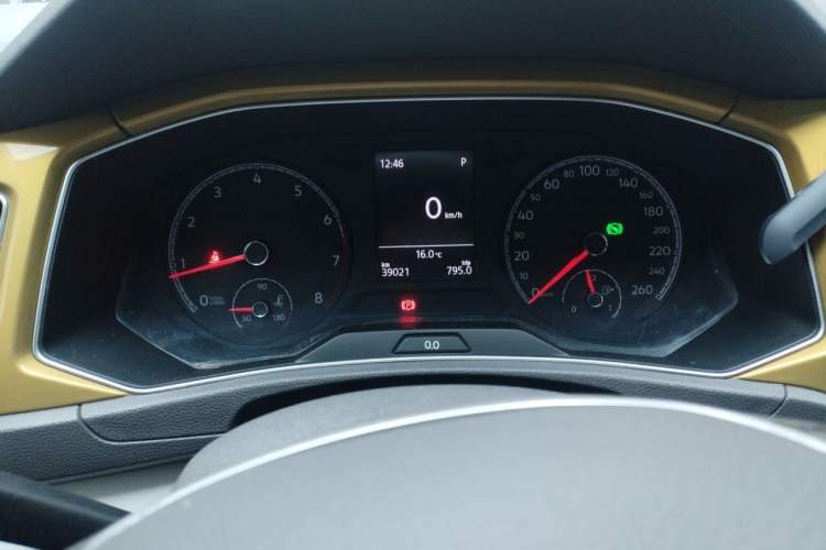 Used Volkswagen T-ROC 2018 280TSI DSG Two-Wheel-Drive Comfort Version China V Standard Instrument Cluster
