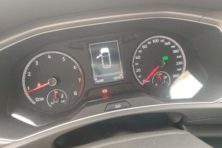 Used Volkswagen T-ROC 2018 230TSI DSG Two-Wheel Drive Advanced Version China V Standard Instrument Cluster