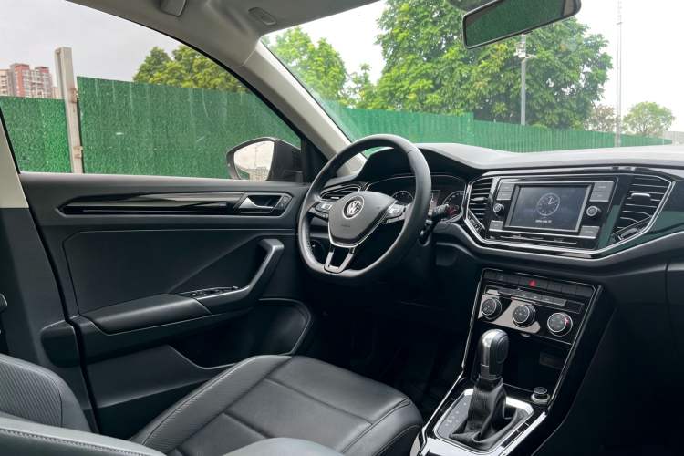 Used Volkswagen T-ROC 2018 280TSI DSG Two-Wheel-Drive Comfort Version China V Standard Interior 11