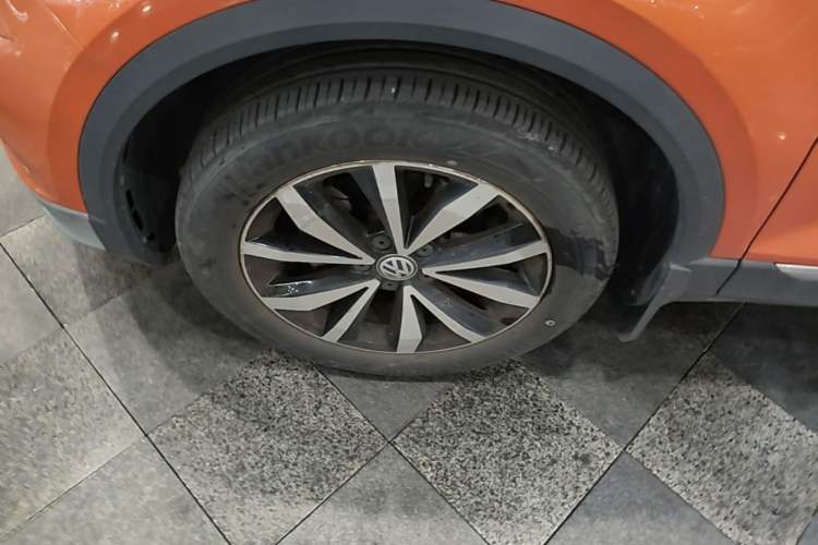 Used Volkswagen T-ROC 2018 280TSI DSG Two-Wheel-Drive Comfort Version China V Standard Left Front Wheel Hub