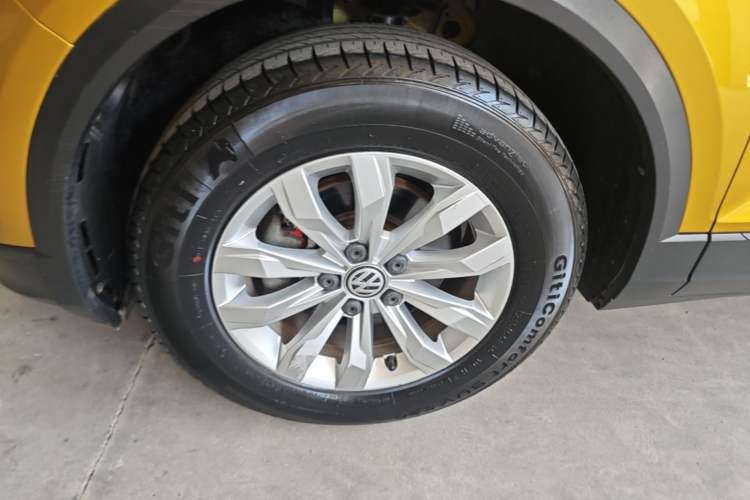 Used Volkswagen T-ROC 2018 230TSI DSG Two-Wheel Drive Fashion Edition China V Standard Left Front Wheel Hub