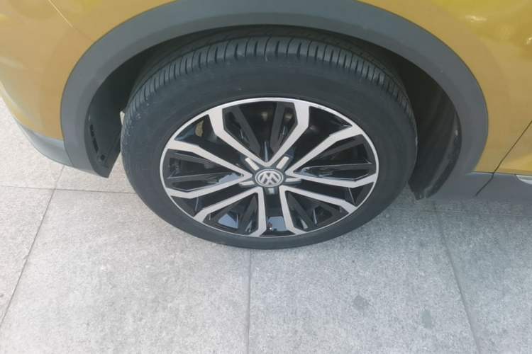 Used Volkswagen T-ROC 2018 280TSI DSG Two-Wheel-Drive Comfort Version China V Standard Left Front Wheel Hub