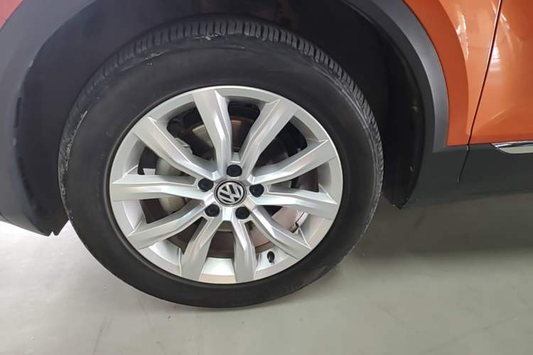 Used Volkswagen T-ROC 2018 230TSI DSG Two-Wheel Drive Advanced Version China V Standard Left Front Wheel Hub