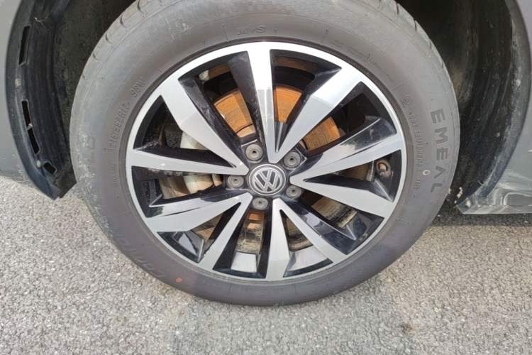 Used Volkswagen T-ROC 2018 280TSI DSG Two-Wheel-Drive Comfort Version China V Standard Left Front Wheel Hub