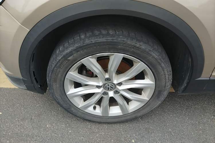 Used Volkswagen T-ROC 2018 230TSI DSG Two-Wheel Drive Advanced Version China V Standard Left Front Wheel Hub