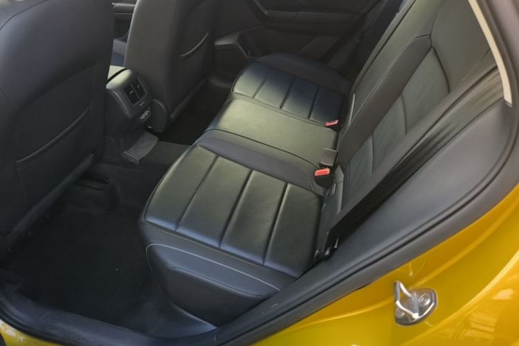 Used Volkswagen T-ROC 2018 280TSI DSG Two-Wheel-Drive Comfort Version China V Standard Left Rear Seat
