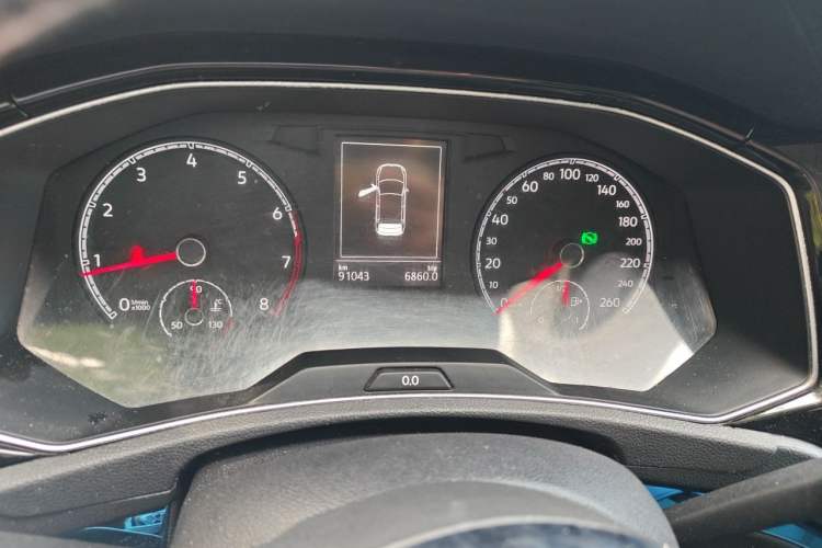 Used Volkswagen T-ROC 2018 280TSI DSG Two-Wheel-Drive Comfort Version China V Standard Odometer Close Up