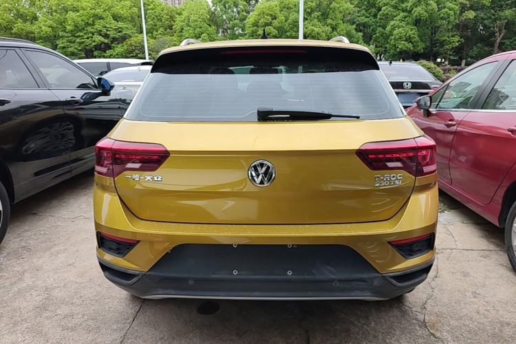 Used Volkswagen T-ROC 2018 230TSI DSG Two-Wheel Drive Fashion Edition China V Standard Rear