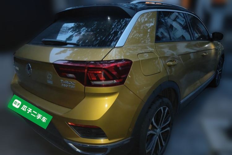 Used Volkswagen T-ROC 2018 280TSI DSG Four-Wheel Drive Luxury Version China V Emission Standard Rear Right 45 Deg