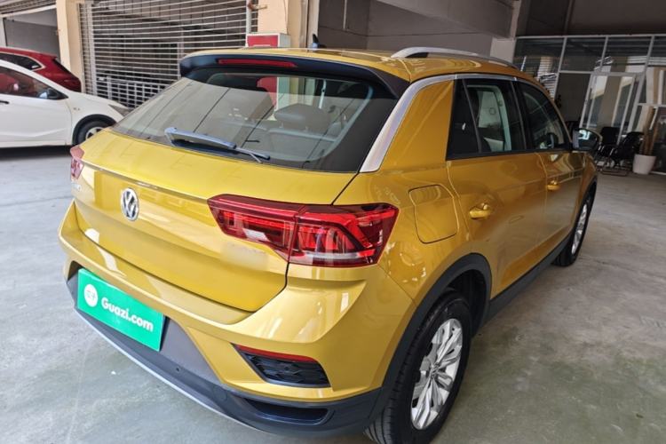 Used Volkswagen T-ROC 2018 230TSI DSG Two-Wheel Drive Fashion Edition China V Standard Rear Right 45 Deg