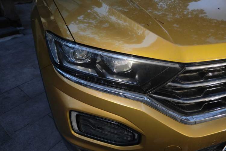 Used Volkswagen T-ROC 2018 280TSI DSG Four-Wheel Drive Luxury Version China V Emission Standard Right Front Headlight