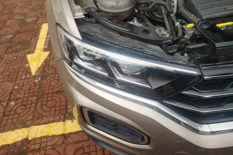 Used Volkswagen T-ROC 2018 230TSI DSG Two-Wheel Drive Advanced Version China V Standard Right Front Headlight