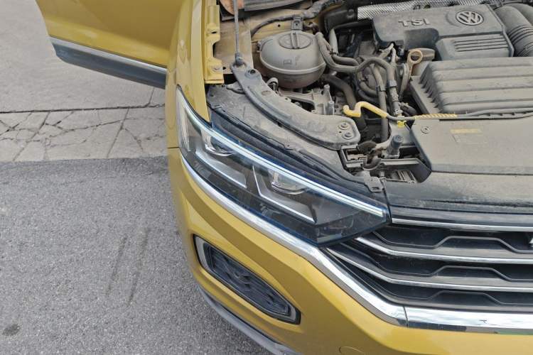 Used Volkswagen T-ROC 2018 280TSI DSG Two-Wheel-Drive Comfort Version China V Standard Right Front Headlight