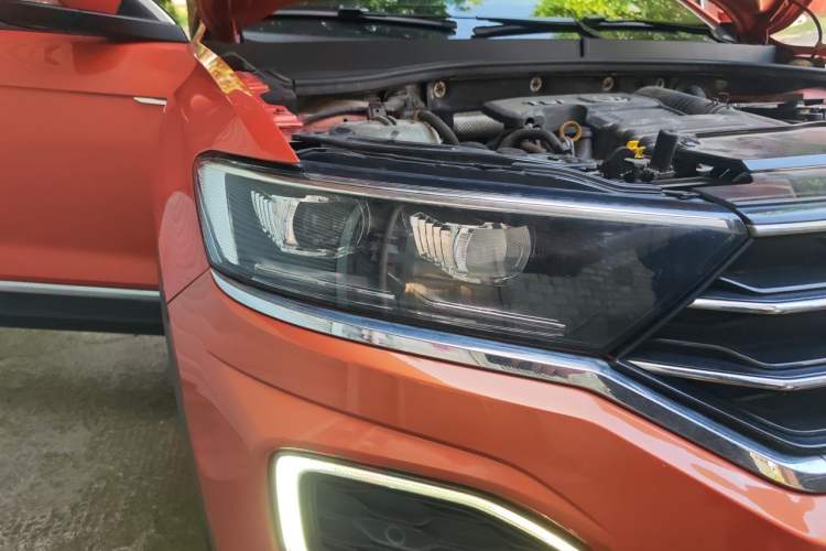 Used Volkswagen T-ROC 2018 280TSI DSG Two-Wheel-Drive Luxury Version China V Emission Standard Right Front Headlight