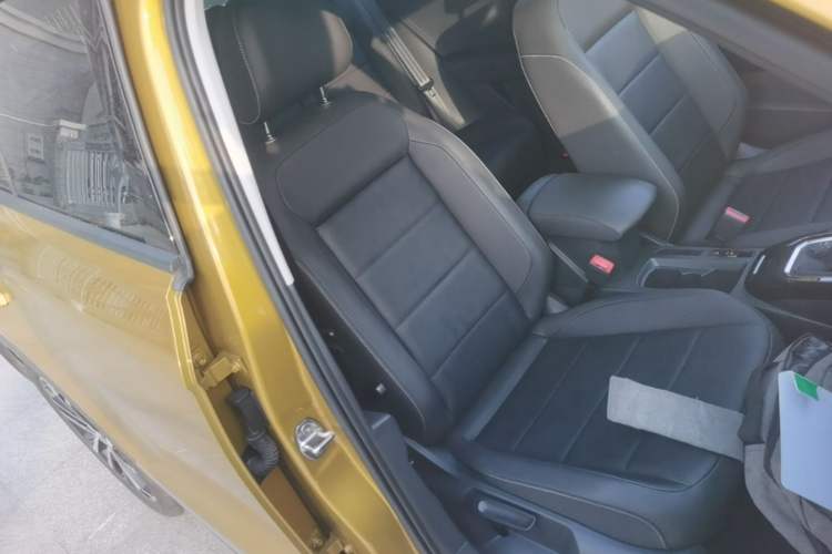 Used Volkswagen T-ROC 2018 280TSI DSG Two-Wheel-Drive Comfort Version China V Standard Right Front Seat