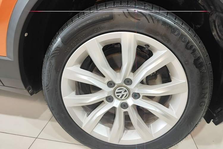 Used Volkswagen T-ROC 2018 230TSI DSG Two-Wheel Drive Advanced Version China V Standard Right Front Wheel Hub