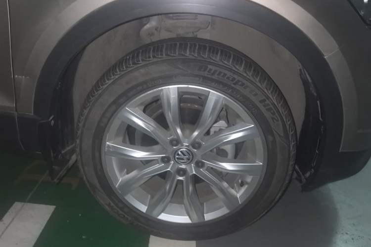 Used Volkswagen T-ROC 2018 280TSI DSG Two-Wheel Drive Advanced Version China V Emission Standard Right Front Wheel Hub