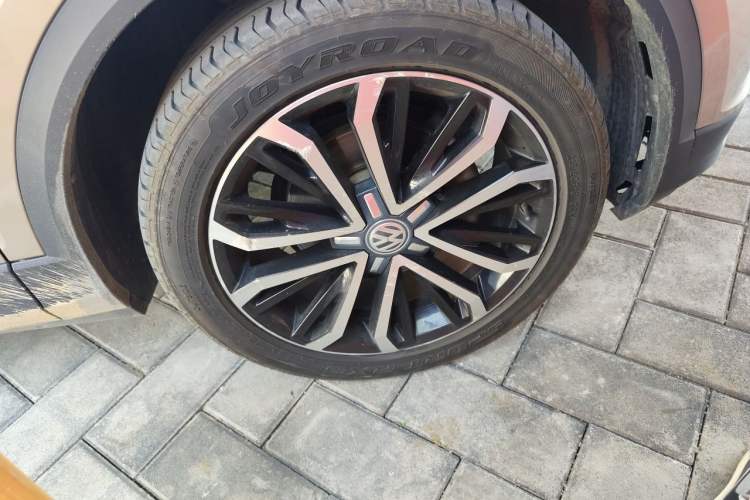 Used Volkswagen T-ROC 2018 280TSI DSG Two-Wheel-Drive Comfort Version China V Standard Right Front Wheel Hub