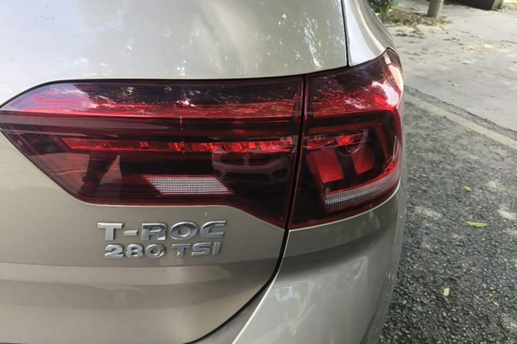 Used Volkswagen T-ROC 2018 280TSI DSG Two-Wheel-Drive Comfort Version China V Standard Right Rear Taillight