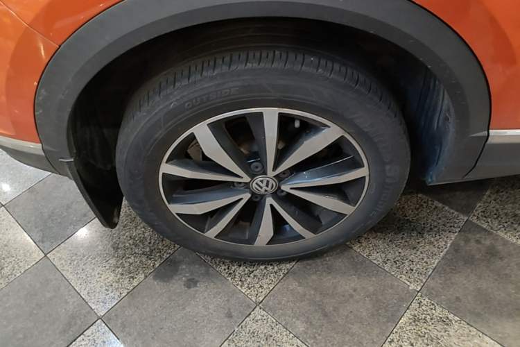 Used Volkswagen T-ROC 2018 280TSI DSG Two-Wheel-Drive Comfort Version China V Standard Right Rear Wheel Hub