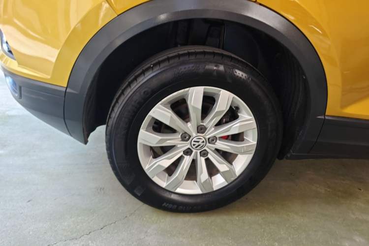 Used Volkswagen T-ROC 2018 230TSI DSG Two-Wheel Drive Fashion Edition China V Standard Right Rear Wheel Hub