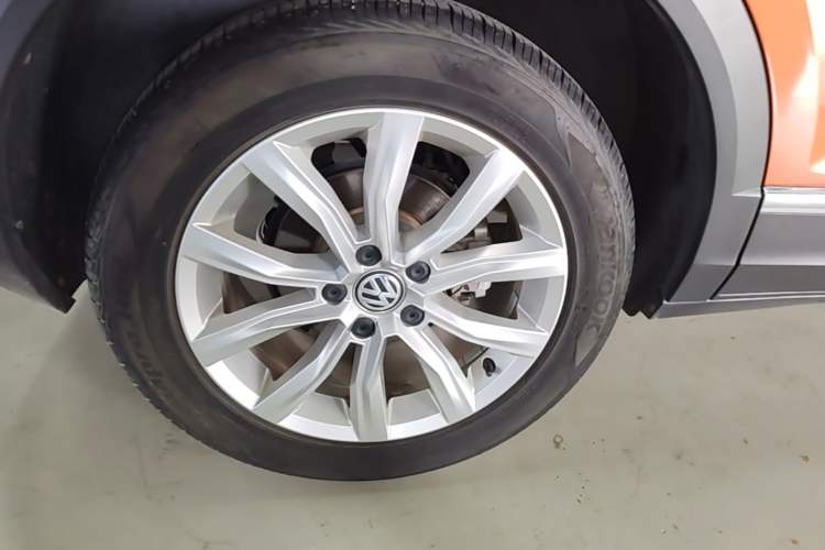 Used Volkswagen T-ROC 2018 230TSI DSG Two-Wheel Drive Advanced Version China V Standard Right Rear Wheel Hub