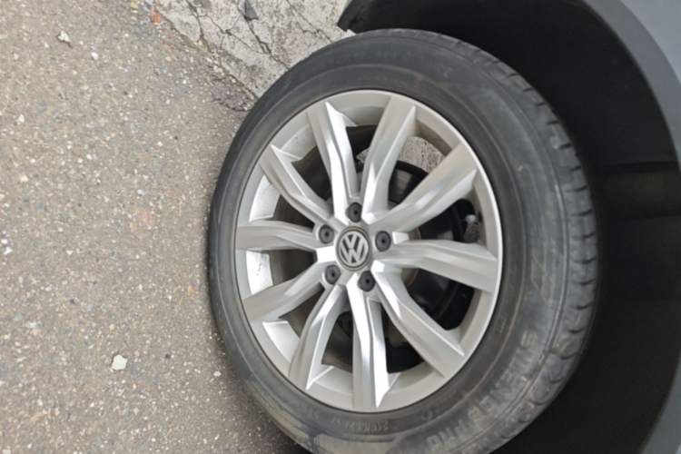 Used Volkswagen T-ROC 2018 280TSI DSG Two-Wheel Drive Advanced Version China V Emission Standard Right Rear Wheel Hub