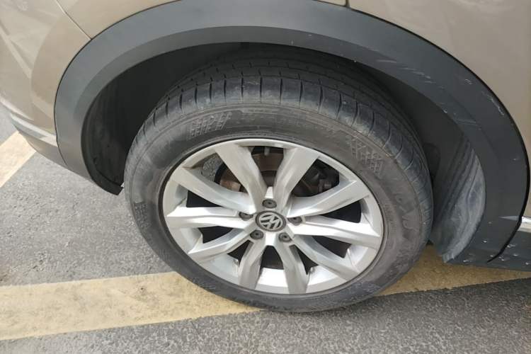 Used Volkswagen T-ROC 2018 230TSI DSG Two-Wheel Drive Advanced Version China V Standard Right Rear Wheel Hub