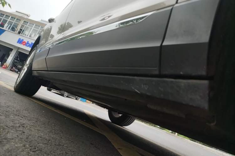 Used Volkswagen T-ROC 2018 230TSI DSG Two-Wheel Drive Advanced Version China V Standard Right Side Sill