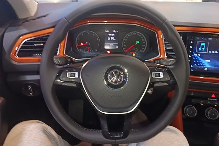 Used Volkswagen T-ROC 2018 230TSI DSG Two-Wheel Drive Advanced Version China V Standard Steering Wheel
