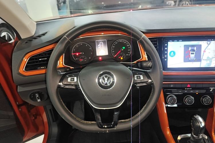 Used Volkswagen T-ROC 2018 230TSI DSG Two-Wheel Drive Advanced Version China V Standard Steering Wheel