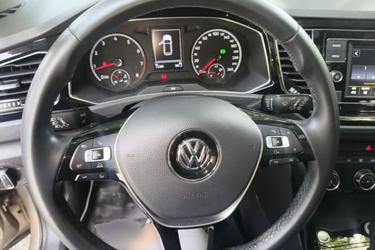 Used Volkswagen T-ROC 2018 280TSI DSG Two-Wheel-Drive Comfort Version China V Standard Steering Wheel