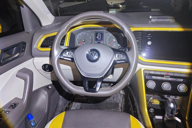 Used Volkswagen T-ROC 2018 280TSI DSG Four-Wheel Drive Comfort Version China V Standard Steering Wheel