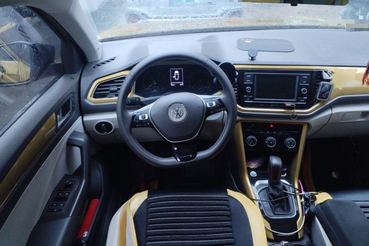Used Volkswagen T-ROC 2018 280TSI DSG Two-Wheel-Drive Comfort Version China V Standard Steering Wheel