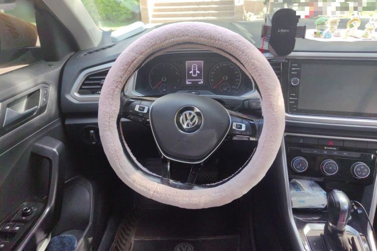 Used Volkswagen T-ROC 2018 280TSI DSG Two-Wheel Drive Comfort Version China VI Standard Steering Wheel