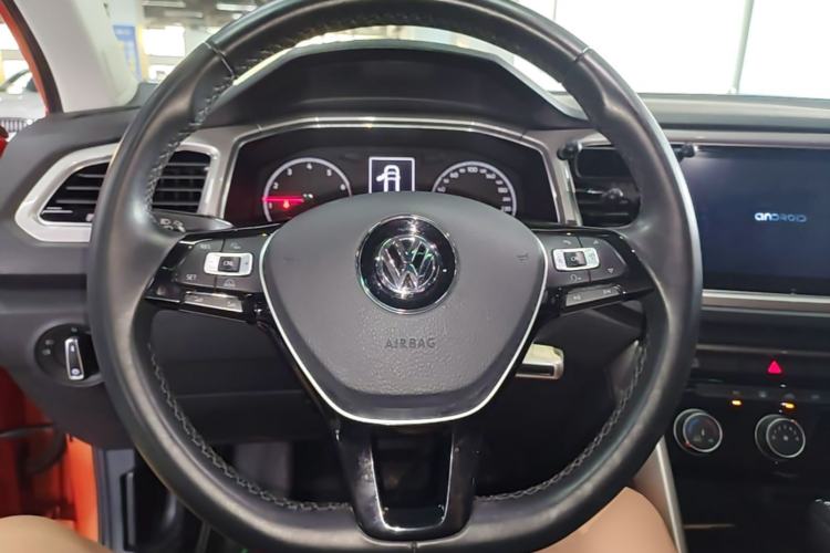 Used Volkswagen T-ROC 2018 230TSI DSG Two-Wheel Drive Advanced Version China V Standard Steering Wheel
