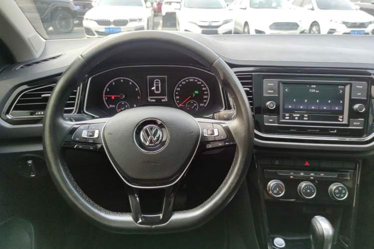 Used Volkswagen T-ROC 2018 280TSI DSG Two-Wheel-Drive Comfort Version China V Standard Steering Wheel