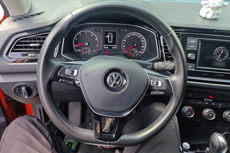 Used Volkswagen T-ROC 2018 280TSI DSG Two-Wheel-Drive Comfort Version China V Standard Steering Wheel