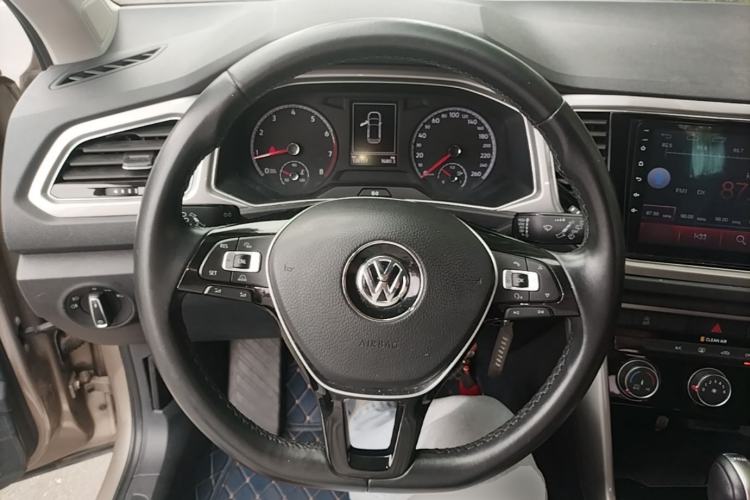 Used Volkswagen T-ROC 2018 230TSI DSG Two-Wheel Drive Advanced Version China V Standard Steering Wheel
