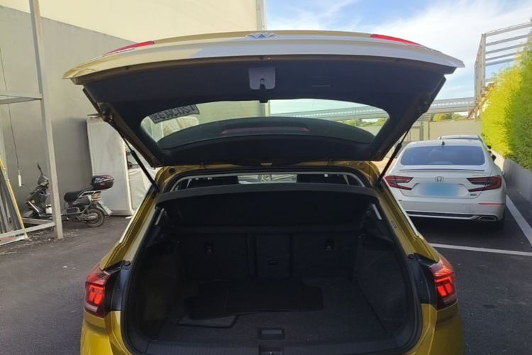 Used Volkswagen T-ROC 2018 280TSI DSG Two-Wheel-Drive Comfort Version China V Standard Trunk