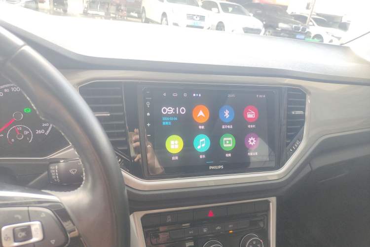 Used Volkswagen T-ROC 2019 230TSI DSG Two-Wheel-Drive Advanced Version China VI Standard Audio And AC Panel